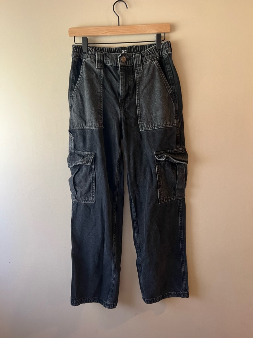 BDG Women’s Skate Black Relaxed Cargo Jeans Elastic Waist Size 28